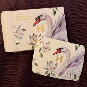 Hourglass Swan and Floral Compact